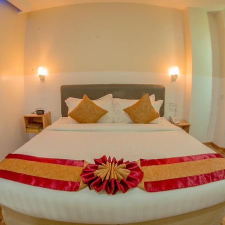 Gold Leaf Hotel Mandalay Exterior foto