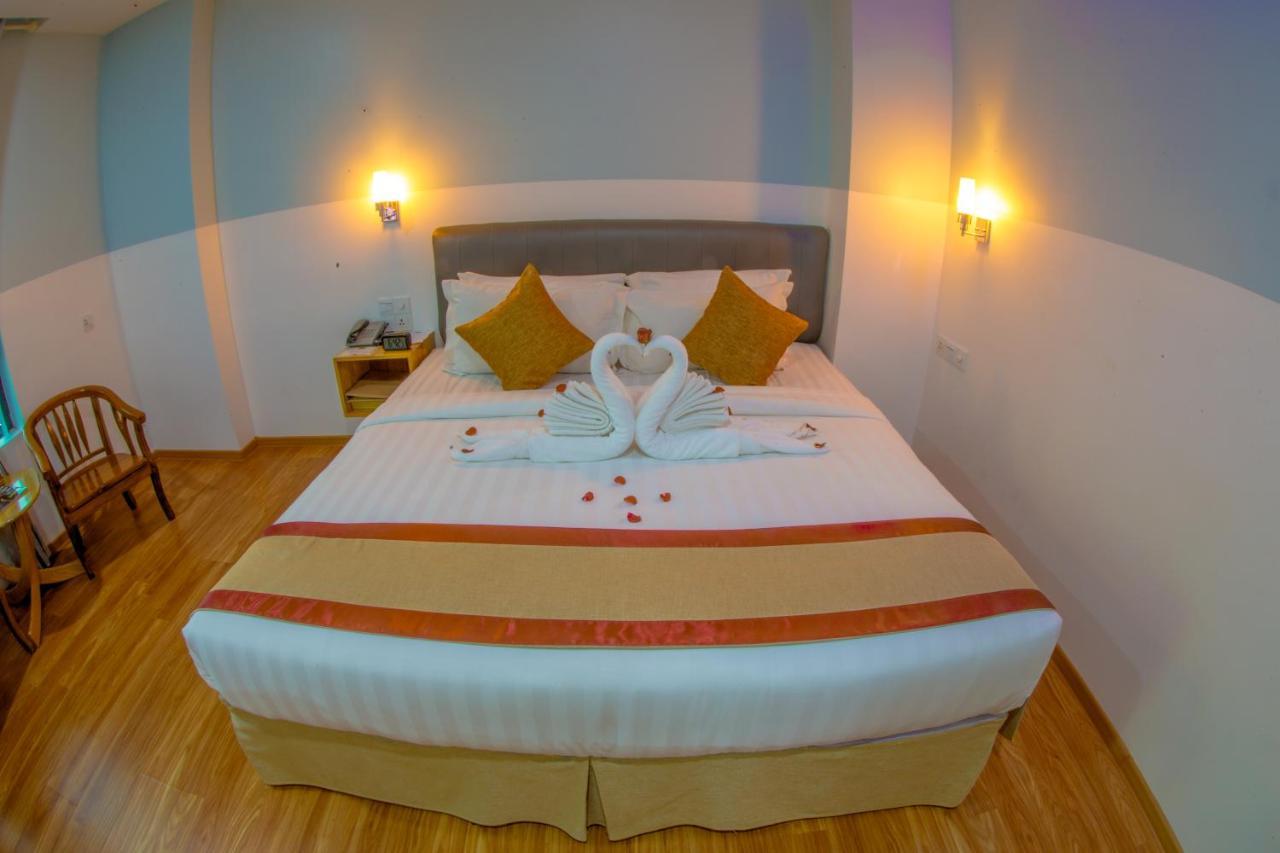 Gold Leaf Hotel Mandalay Exterior foto