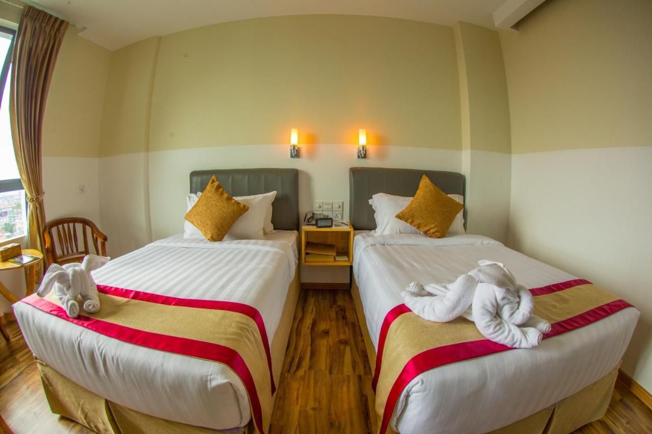 Gold Leaf Hotel Mandalay Exterior foto